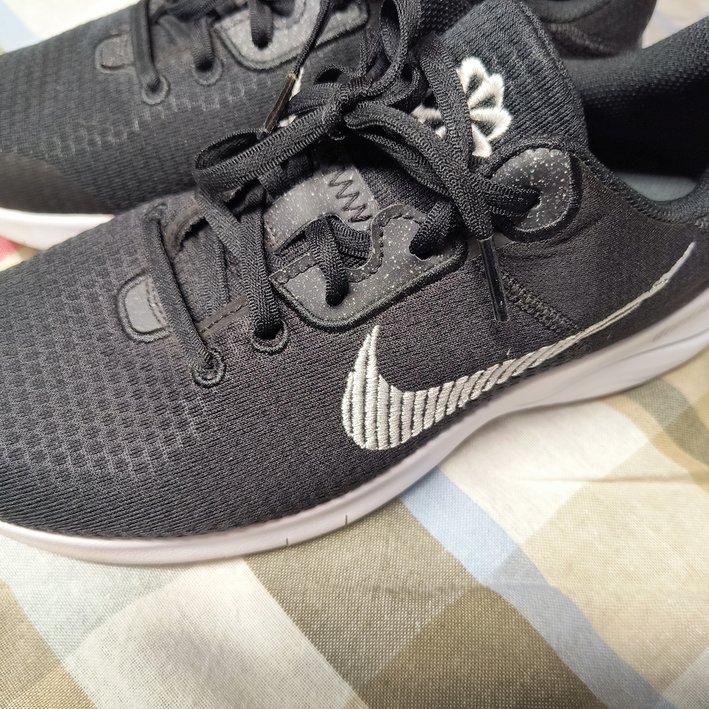 Nike Women's Black Athletic Shoes